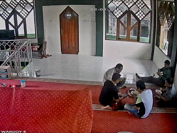 Ngemie Ayam Sehabis Ngecat 22/1/2025