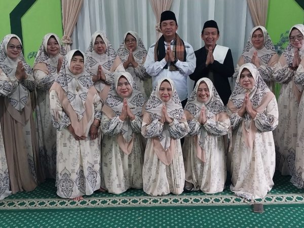 Panitia Rajaban Ibu-ibu Bersama Penceramah 6/2/2025