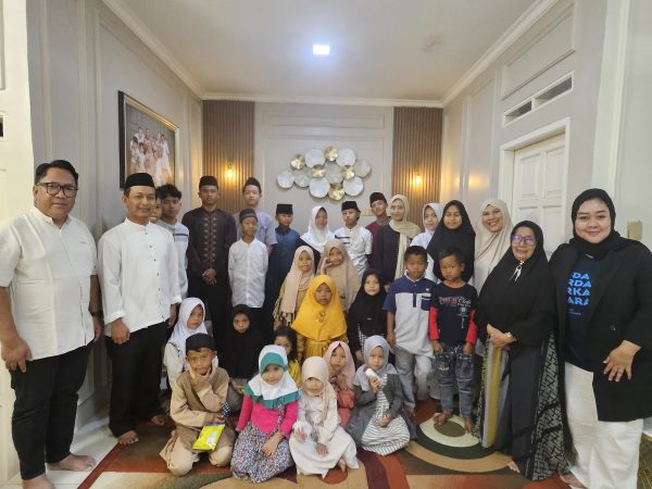 Santunan 10 Muharam Kel. H. Eeng & Hj. Fitri Balandong