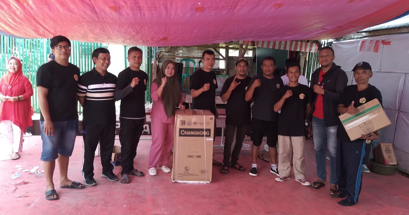 Ibu Enur, Pemenang Utama Agustusan RW 02