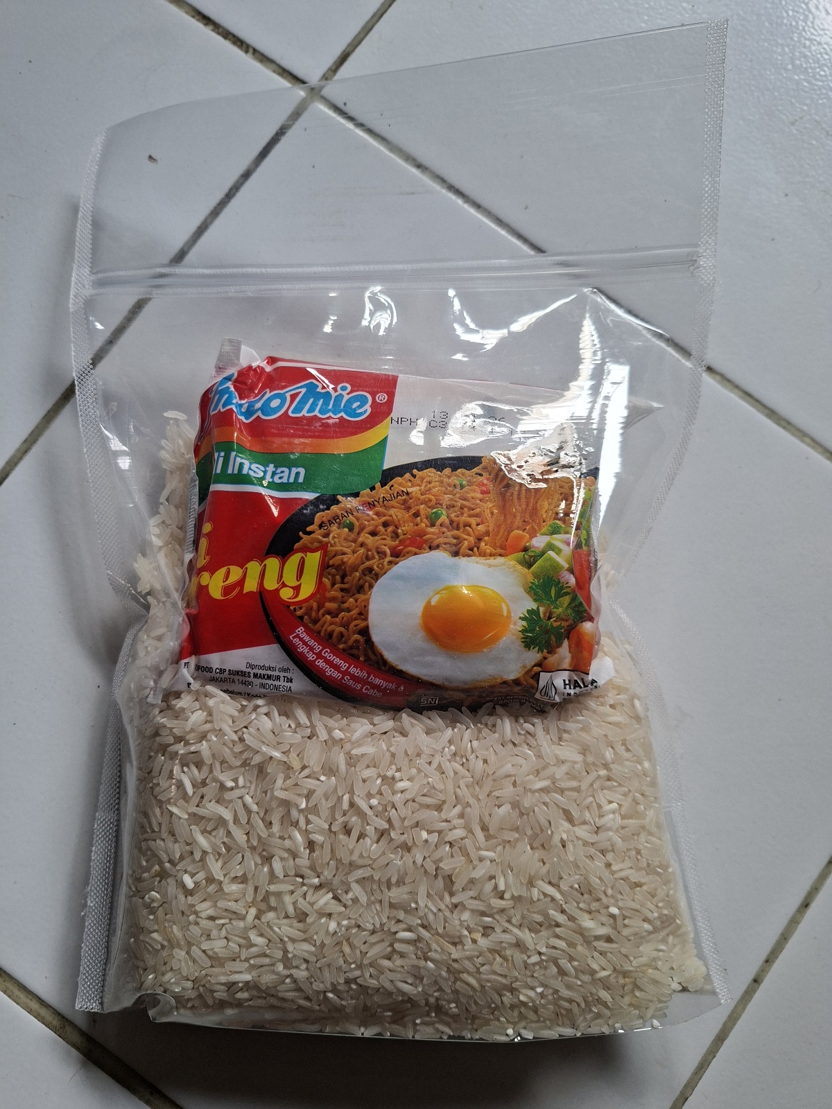 Paket Beras & Mie dari Keluarga Bapak Eeng Balandong