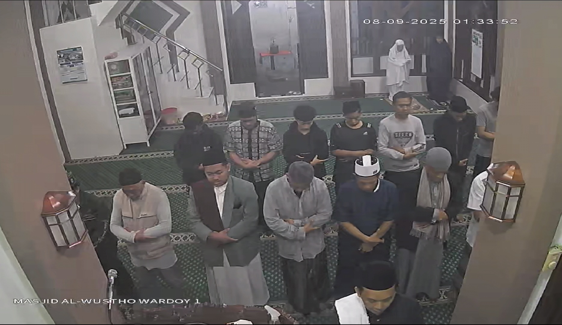 Shalat Gerhana DKM Al-Wustho 8/9/2025, pukul 1.15