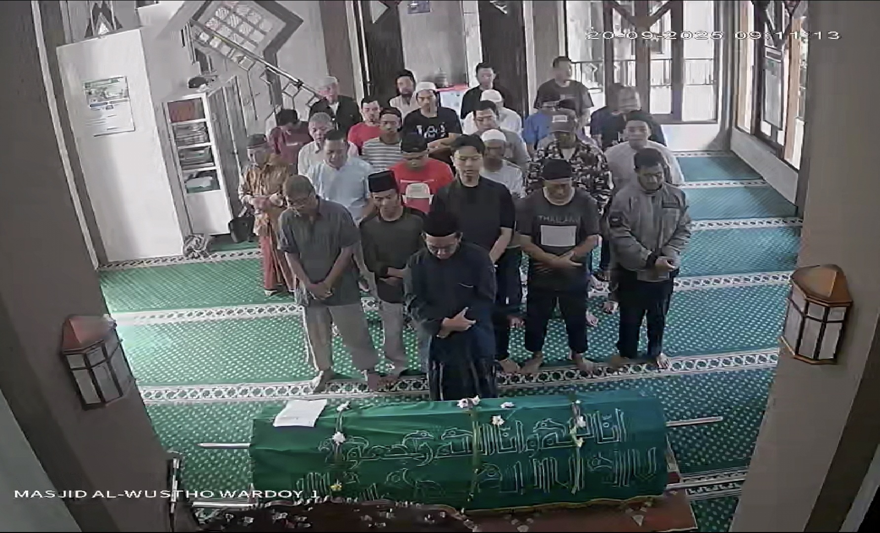 Shalat Jenazah Almarhumah Ibu Tati Hartanti 20/9/2025