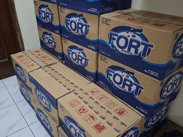 Sedekah Air Minum 20 Dus, Ibu Layla b. Bpk. Engkos