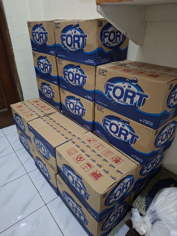 Sedekah Air Minum 20 Dus, Ibu Layla b. Bpk. Engkos