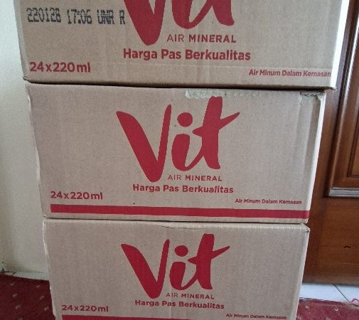 Sedekah Air Minum 4 Dus, Ibu Hj. Revy