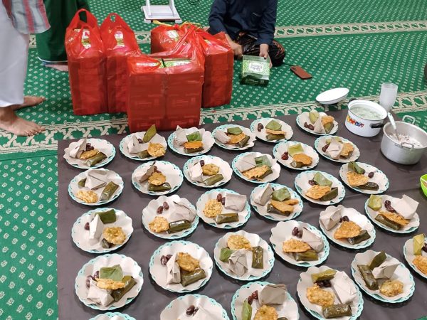 Sedekah 50 Box Nasi dari Dedi Catering 25/2/2026